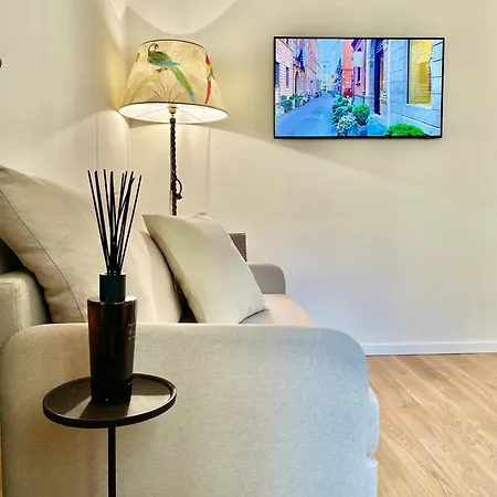 Apartment In San Agostino Milan