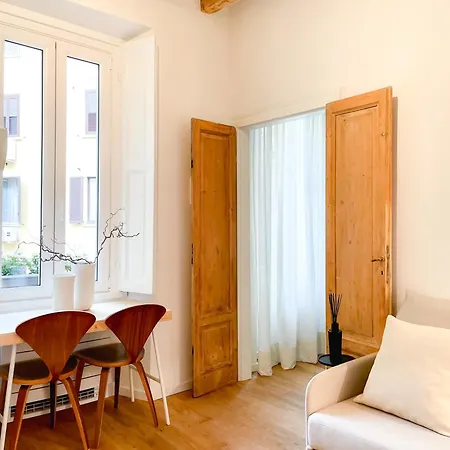 Apartment In San Agostino Milan